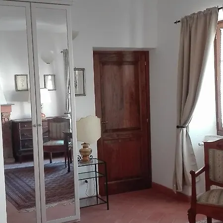 Castello Malaspina Di Bed & Breakfast 3*