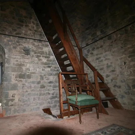 Castello Malaspina Di Bed & Breakfast Tresana